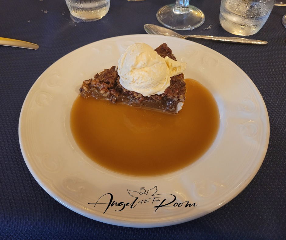 Pecan pie dessert